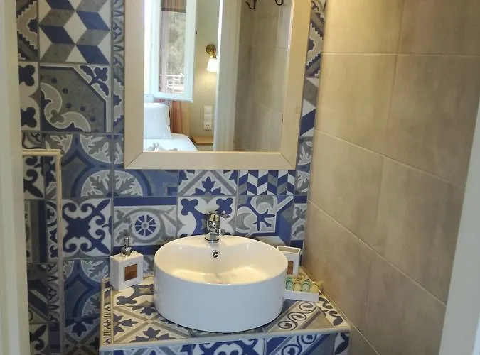 Rastoni Skopelos Town